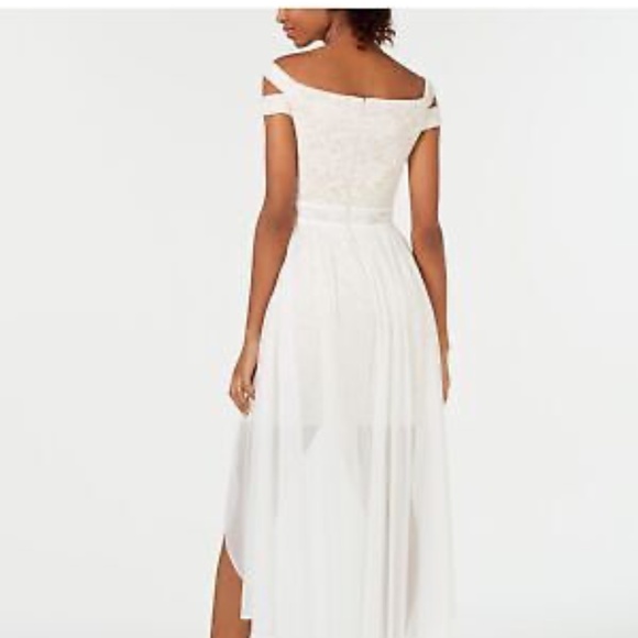 Morgan & company juniors' off-the-shouder asymmetrical gown in ivory/nude sz 13. - Picture 3 of 6